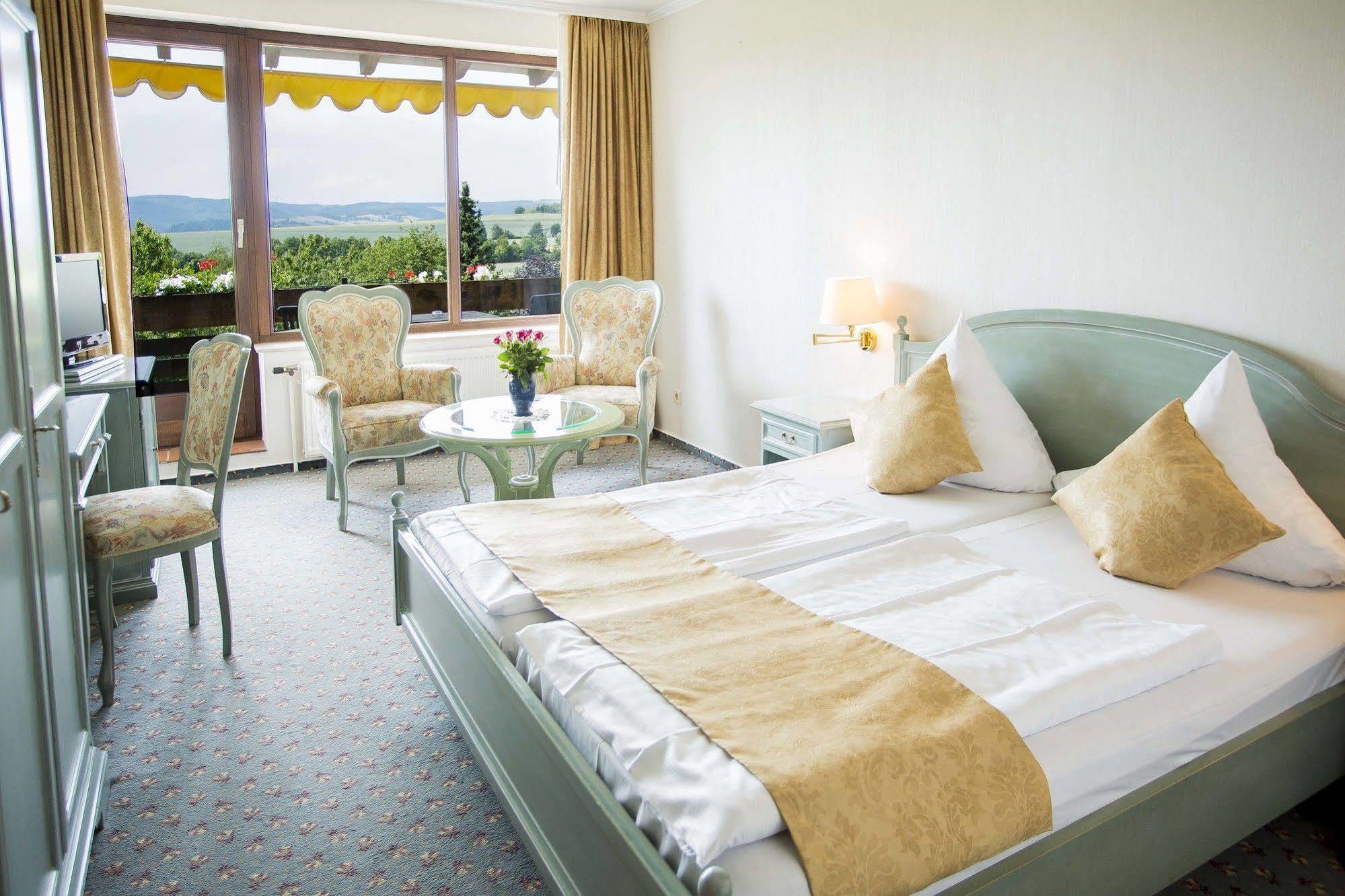 Parkhotel Maasberg Bad Sobernheim Bagian luar foto