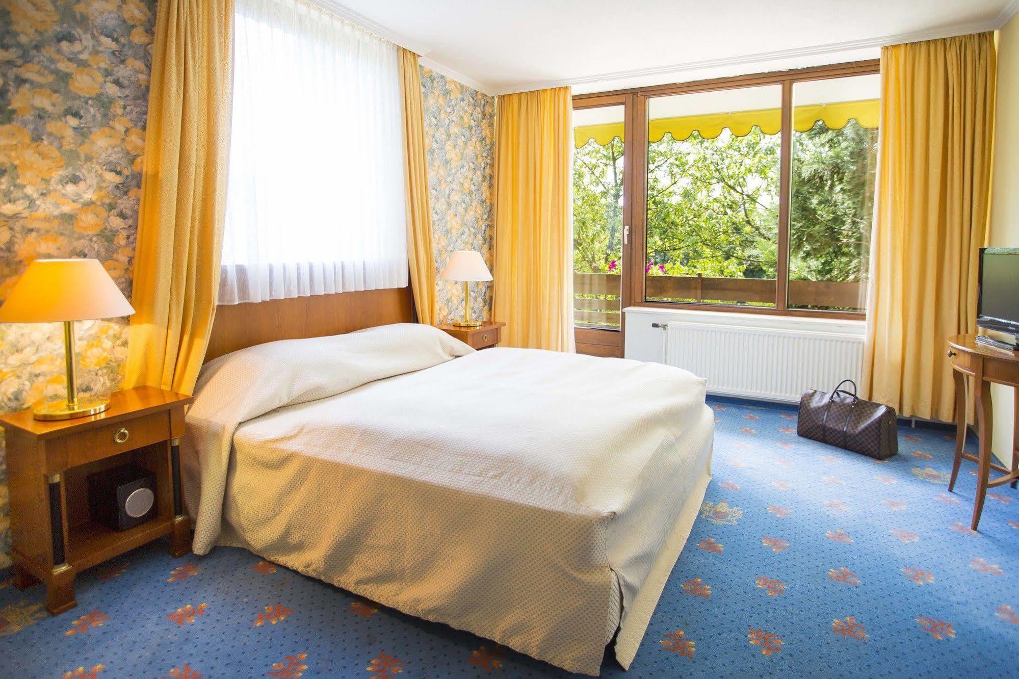 Parkhotel Maasberg Bad Sobernheim Bagian luar foto